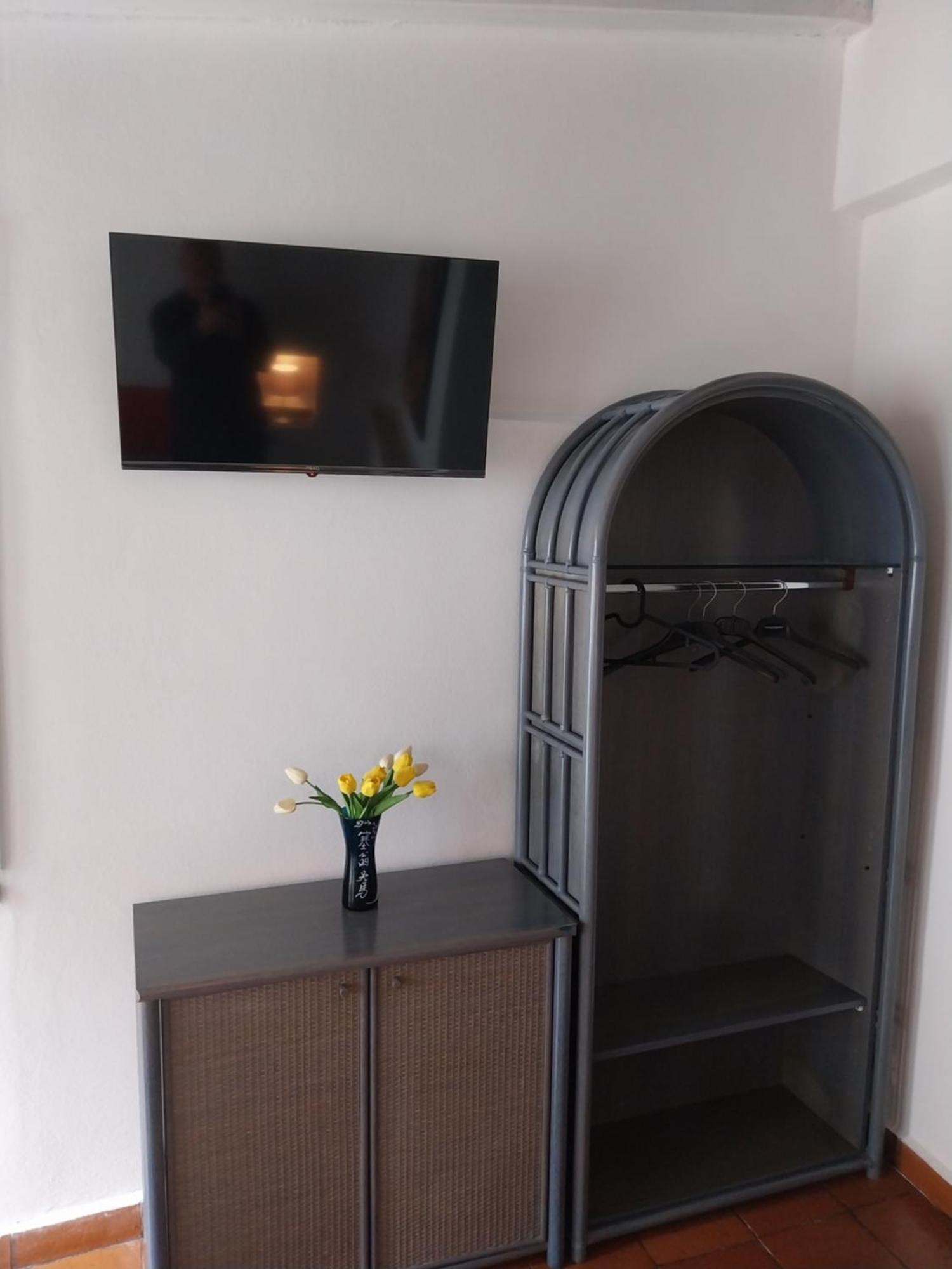 Le Rocce Bed & Breakfast *